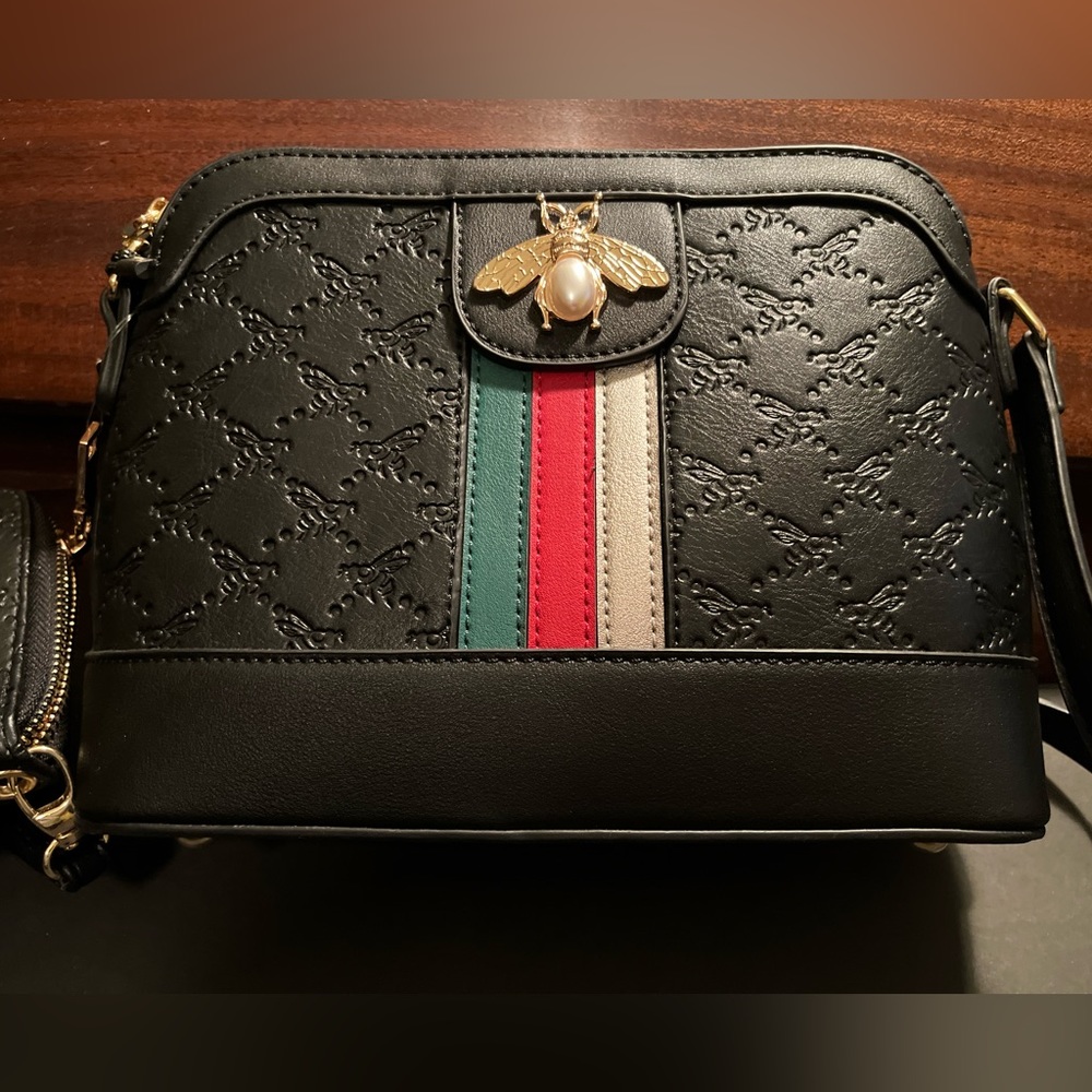 NWT - Crossbody purse and wallet. Designer look without the designer price